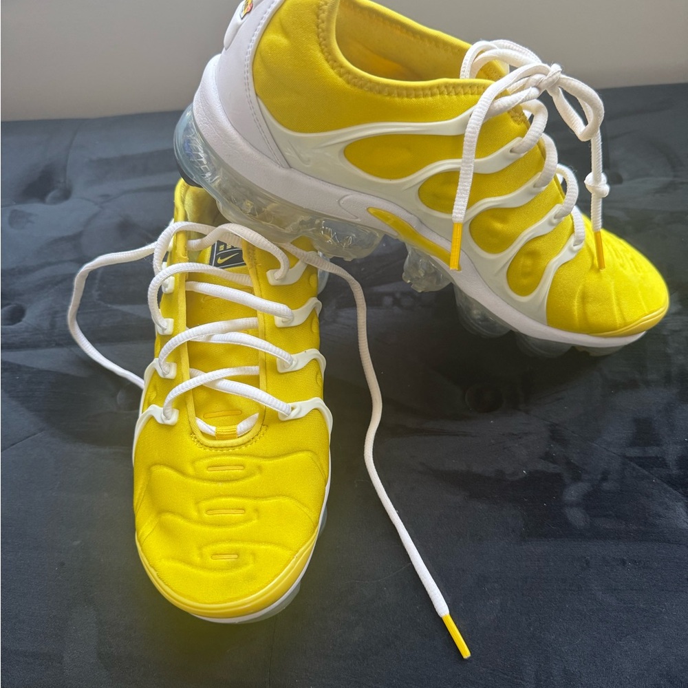 Nike VaporMax Yellow and White (women) sized 9